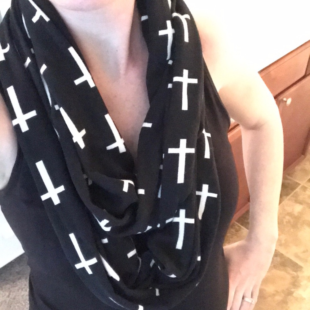 Cross infinity scarf